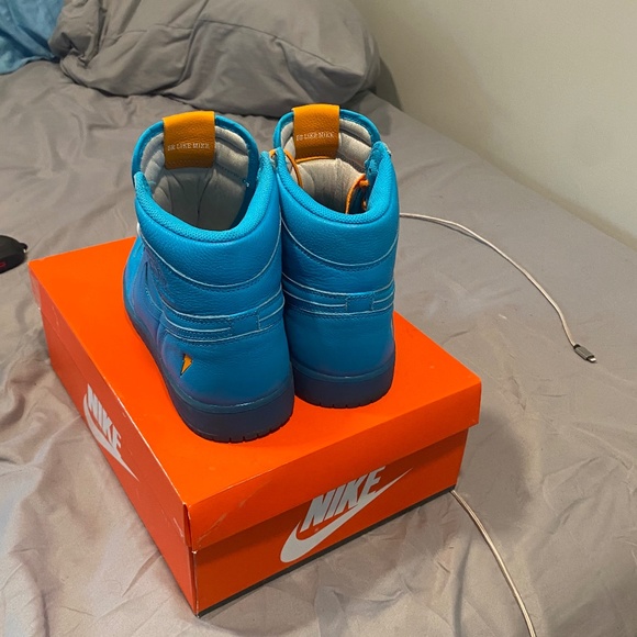 Nike - Picture 2 of 5